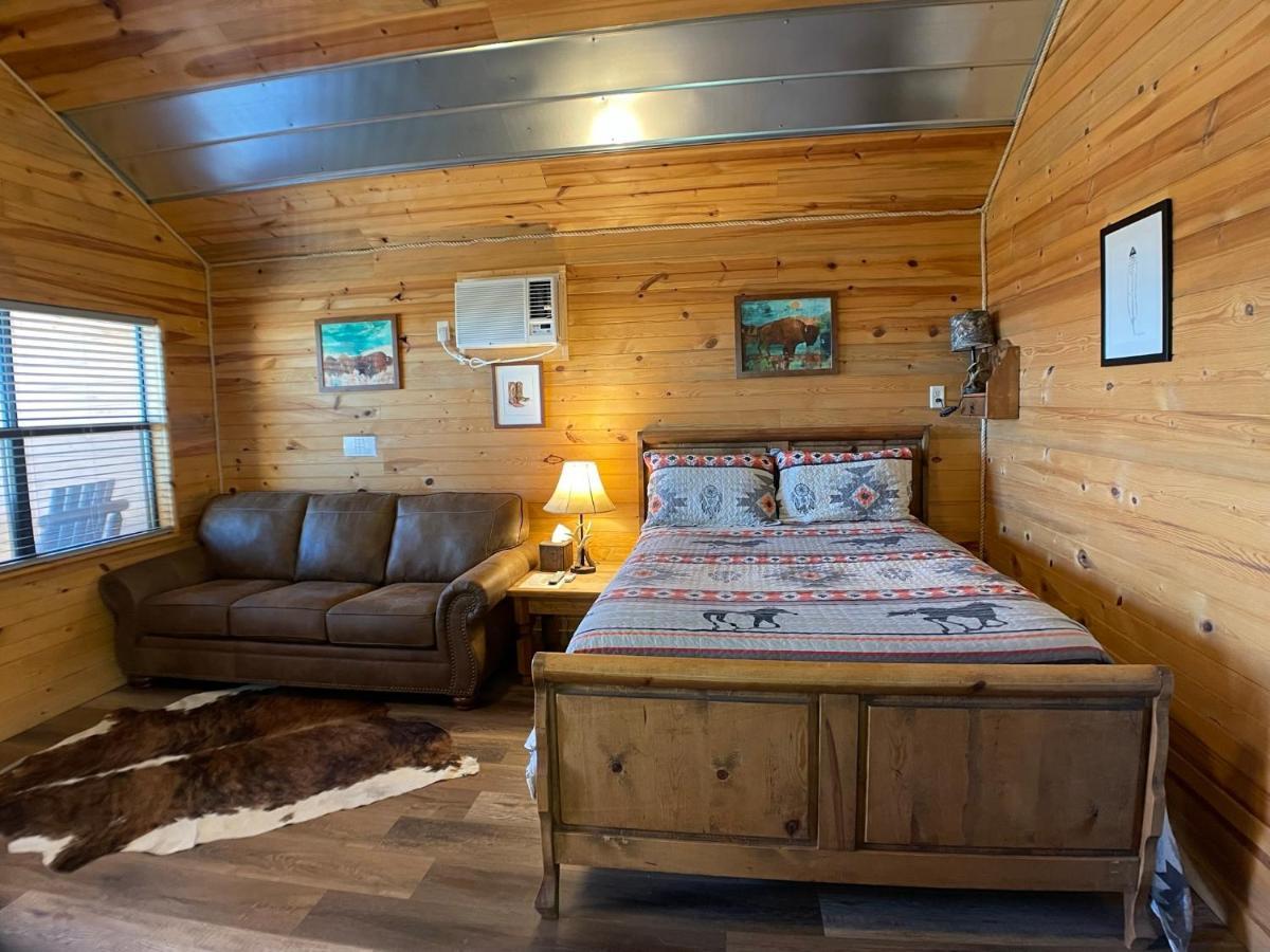 Walnut Canyon Cabins フレデリックスバーグ エクステリア 写真