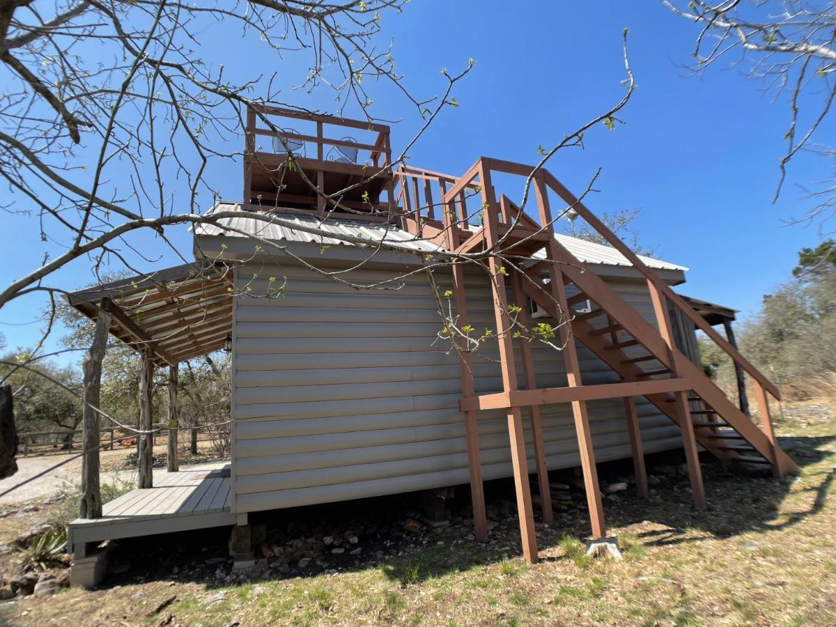 Walnut Canyon Cabins フレデリックスバーグ エクステリア 写真