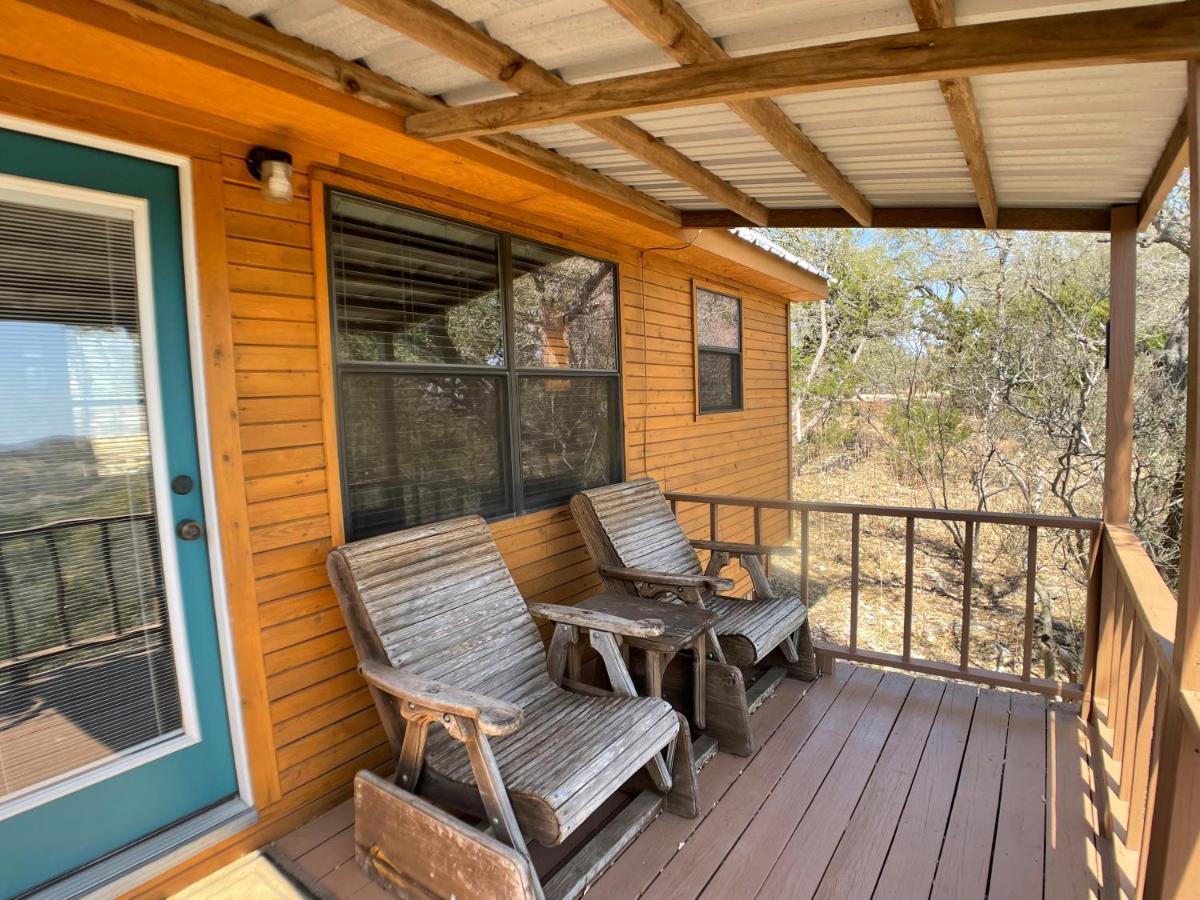 Walnut Canyon Cabins フレデリックスバーグ エクステリア 写真