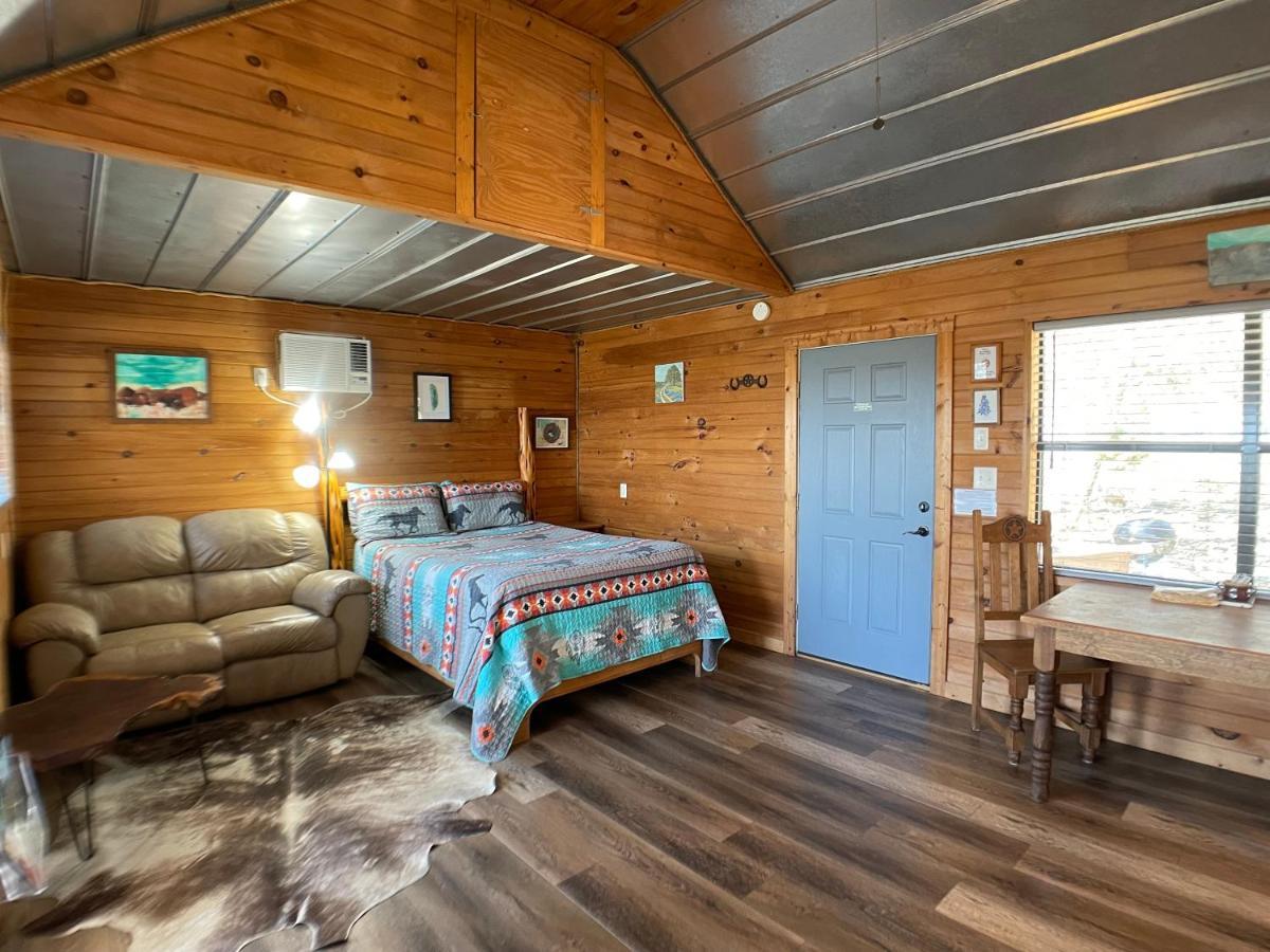 Walnut Canyon Cabins フレデリックスバーグ エクステリア 写真